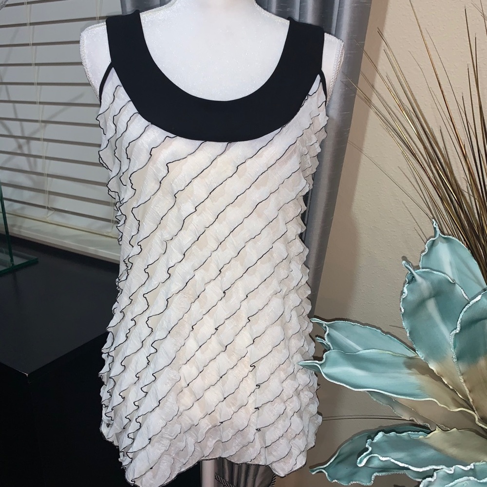 Allura white sleeveless top - Picture 8 of 14